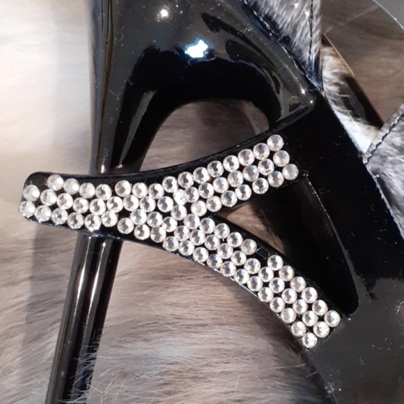 High Heels - Picture 6 of 8